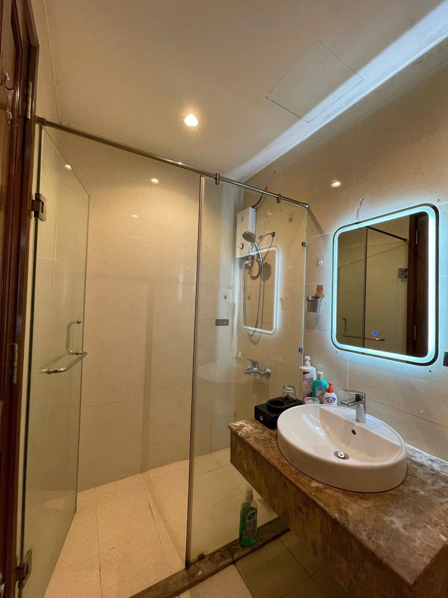 Apartment Ho Sky Center Cach San Bay 5p Ho Chi Minh City